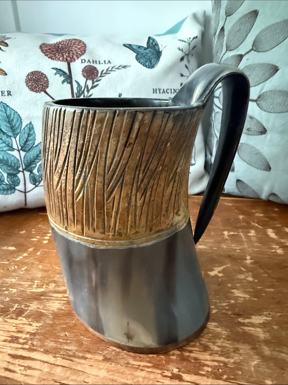 Norse Tradesman Viking 30 Oz Drinking Ale Horn Mug